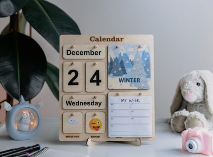 Perpetual calendar Desk calendar Montessori calendar 2023 calendar Wooden Birthday Gift Homeschool Planner Learning Tool