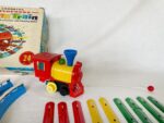 CRAGSTAN XYLOPHONE Train Locomotive Learning Toy Vintage Musical Pop Art 1950s/1960s Battery Operated Educational Moving Parts in Box Japan - Image 4