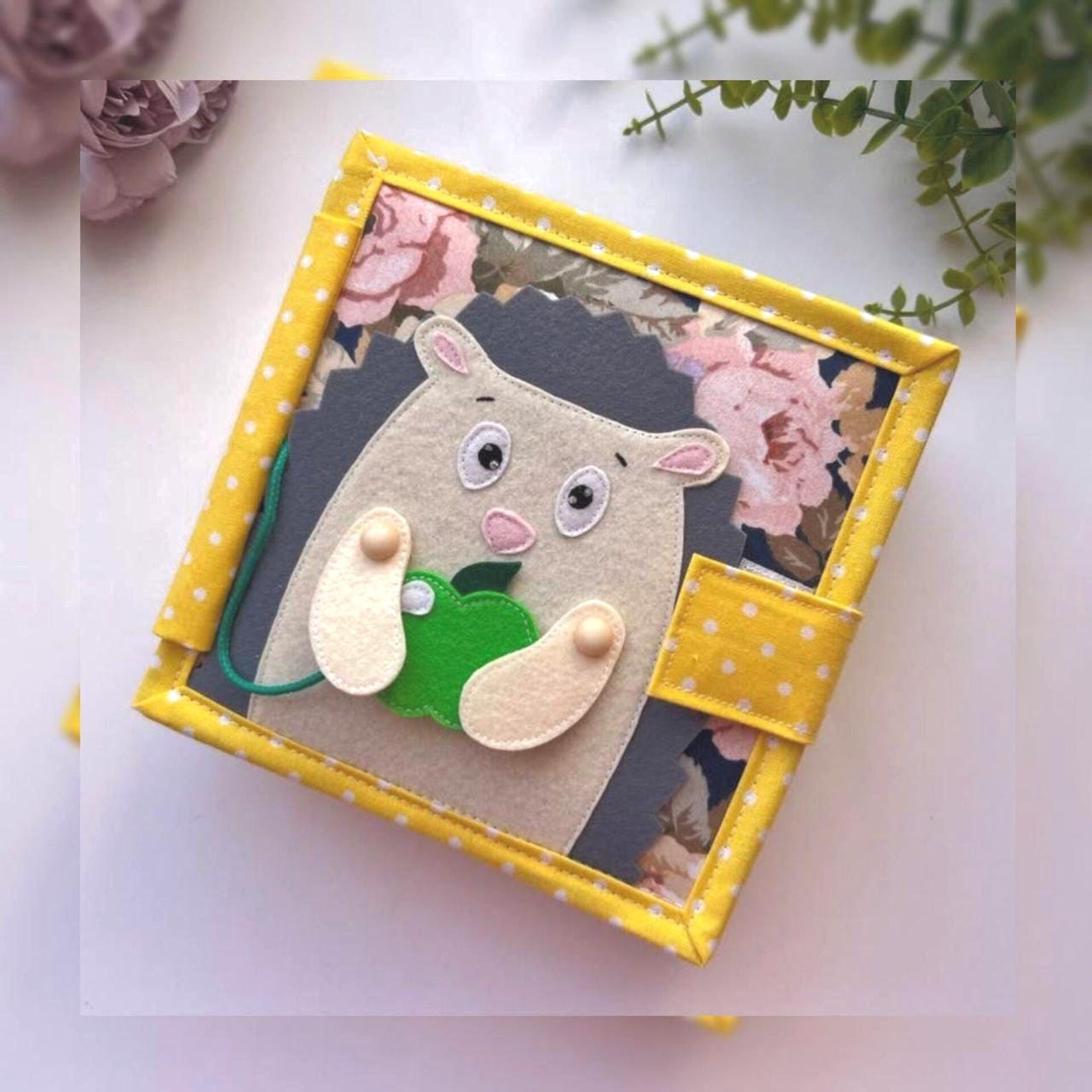 il_1588xN.7812206648_3bti.jpg Personalized Quiet book, Montessori toy for toddler, Busy book 1st Birthday gift, Custom felt book 6 inch - Image 1