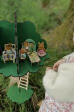 Montessori Oak Tree House – Handmade Waldorf Nature Toy for Kids - Image 5